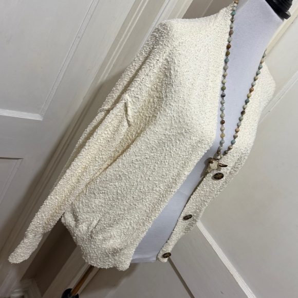 New with tags! Women's Cream Cardigan Sweater Size Medium - Picture 10 of 12